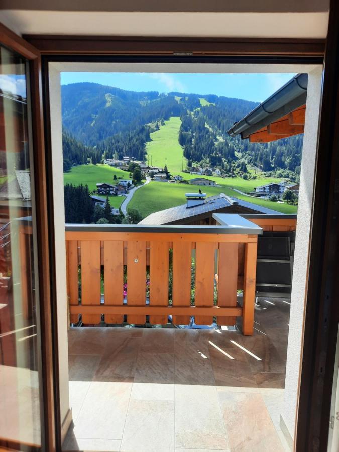 Haus Traninger Apartamento Flachau Exterior foto