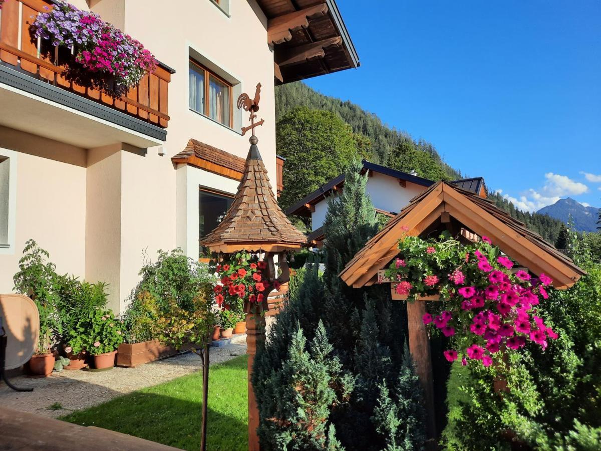 Haus Traninger Apartamento Flachau Exterior foto