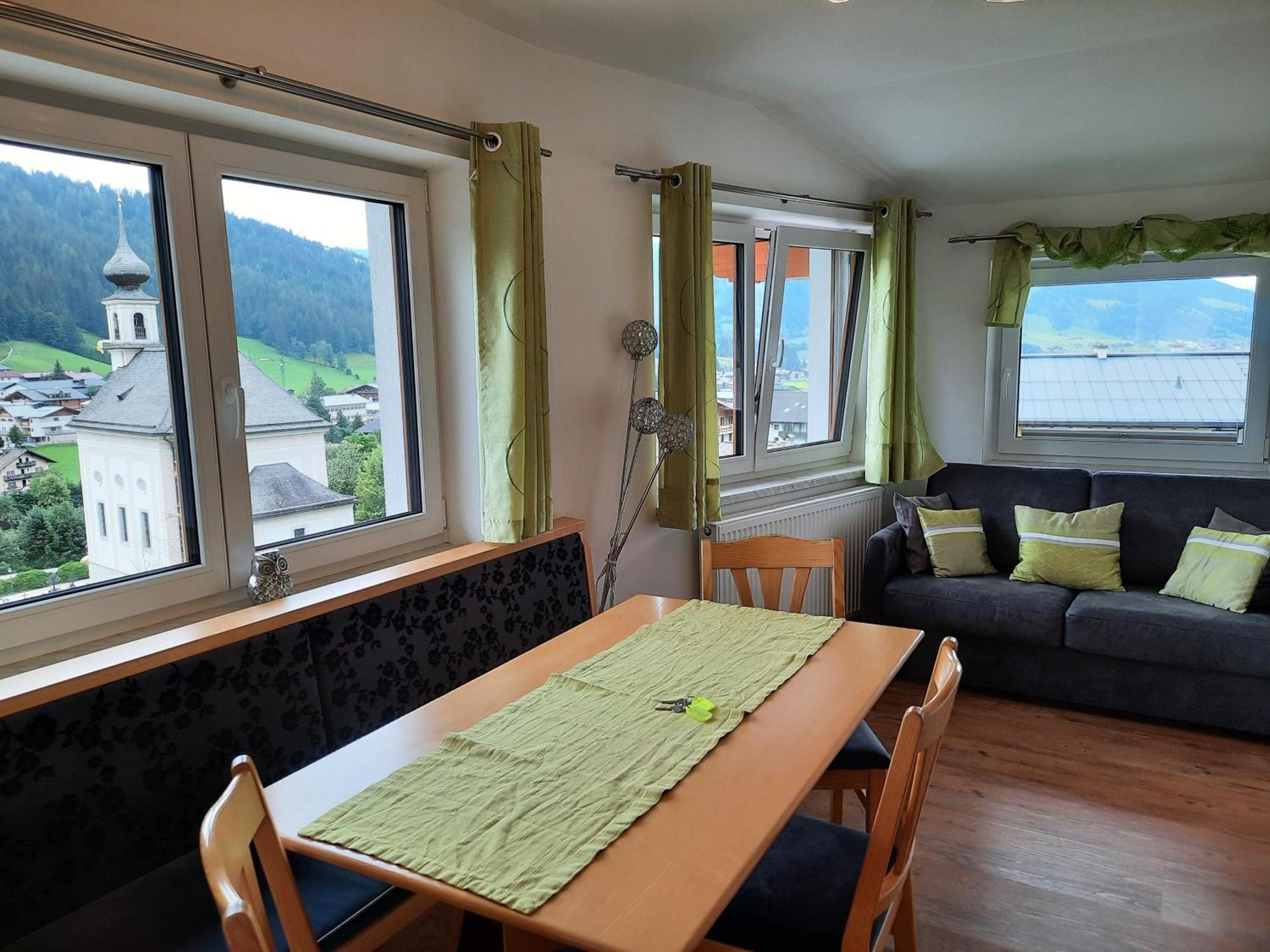 Haus Traninger Apartamento Flachau Quarto foto